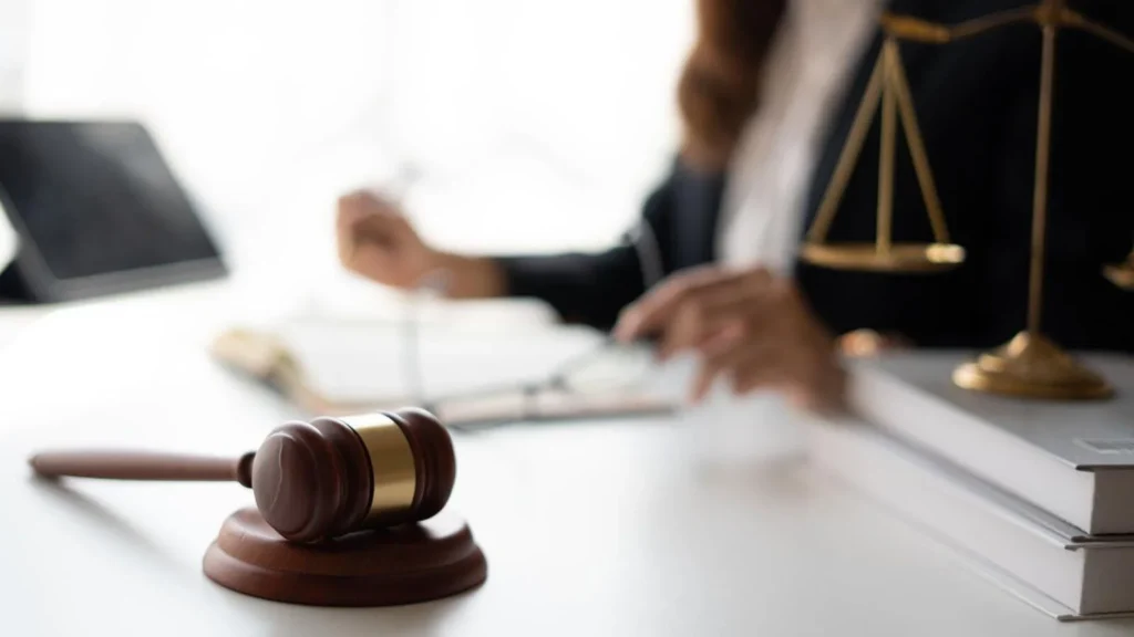Адвокат по уголовным делам в Анталии: Защита Ваших прав с помощью юридической экспертизы